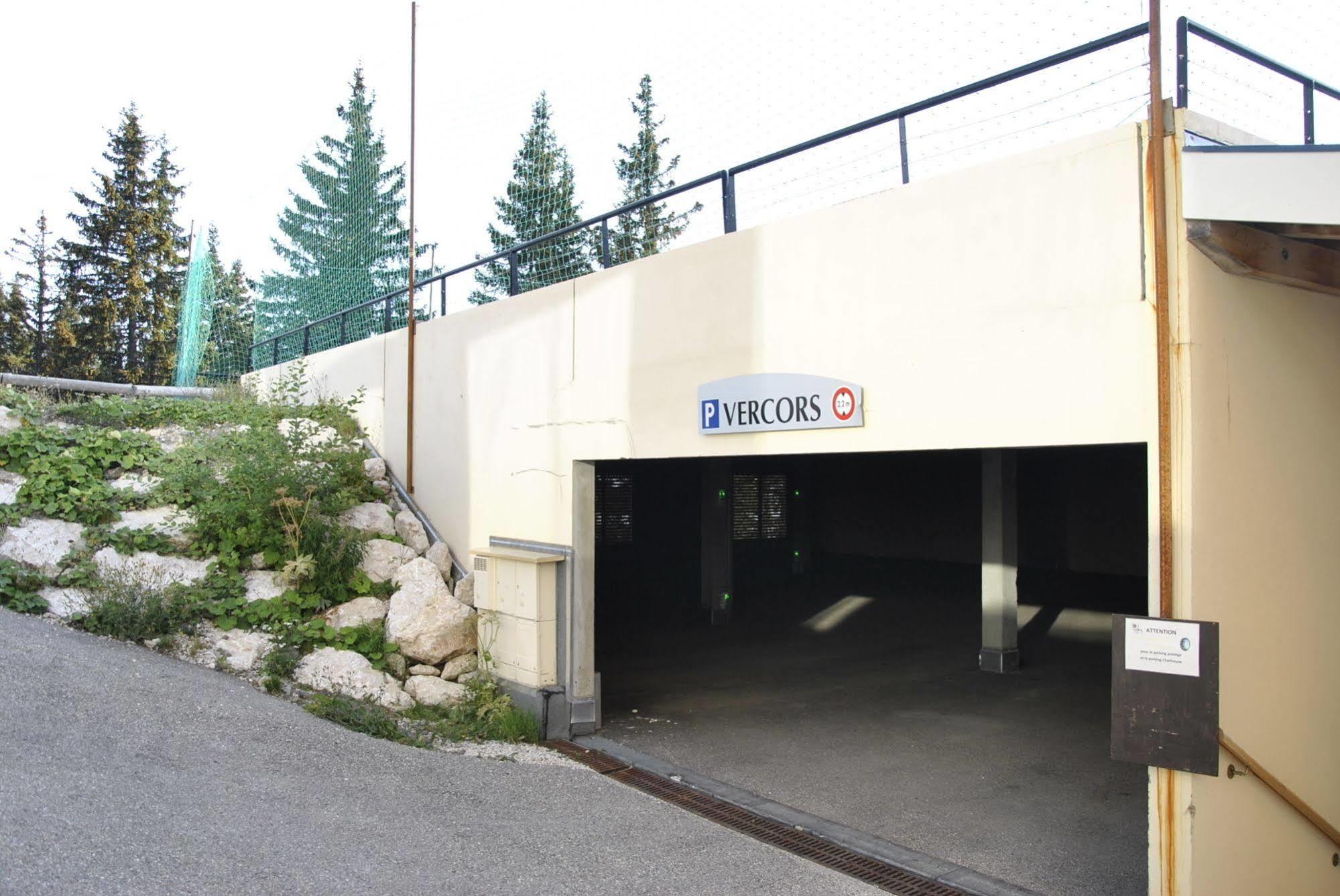 La Berangere Aparthotel Chamrousse Exteriör bild