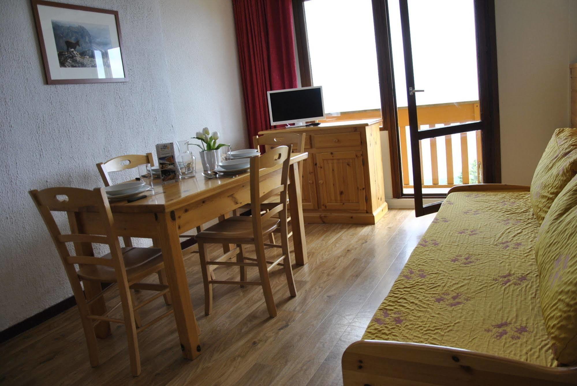 La Berangere Aparthotel Chamrousse Exteriör bild