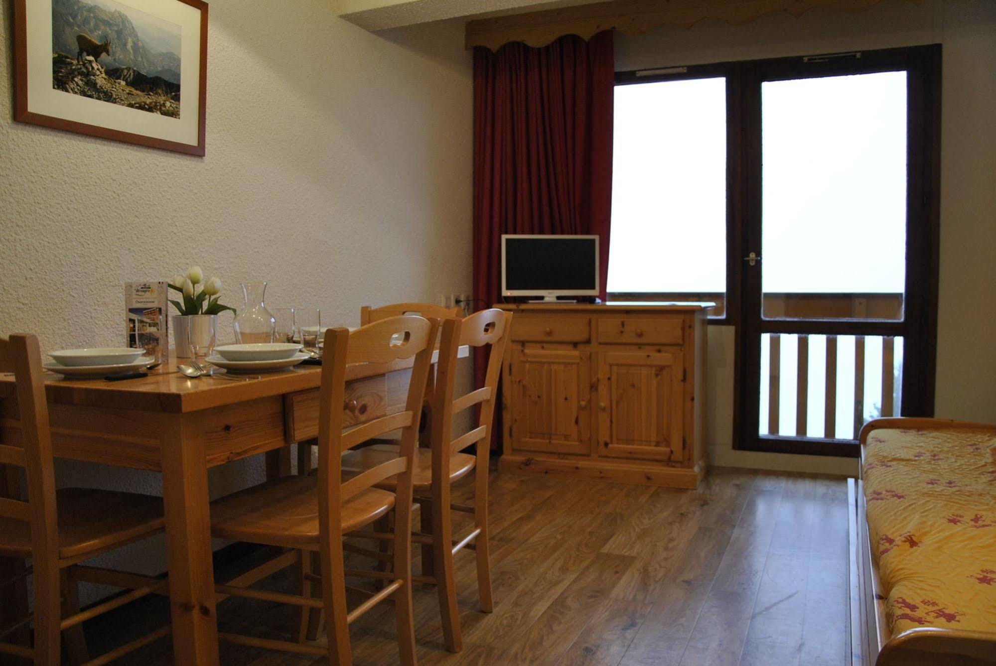 La Berangere Aparthotel Chamrousse Exteriör bild